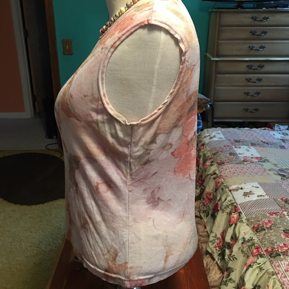 Watercolor Shell Top - Picture 3 of 6